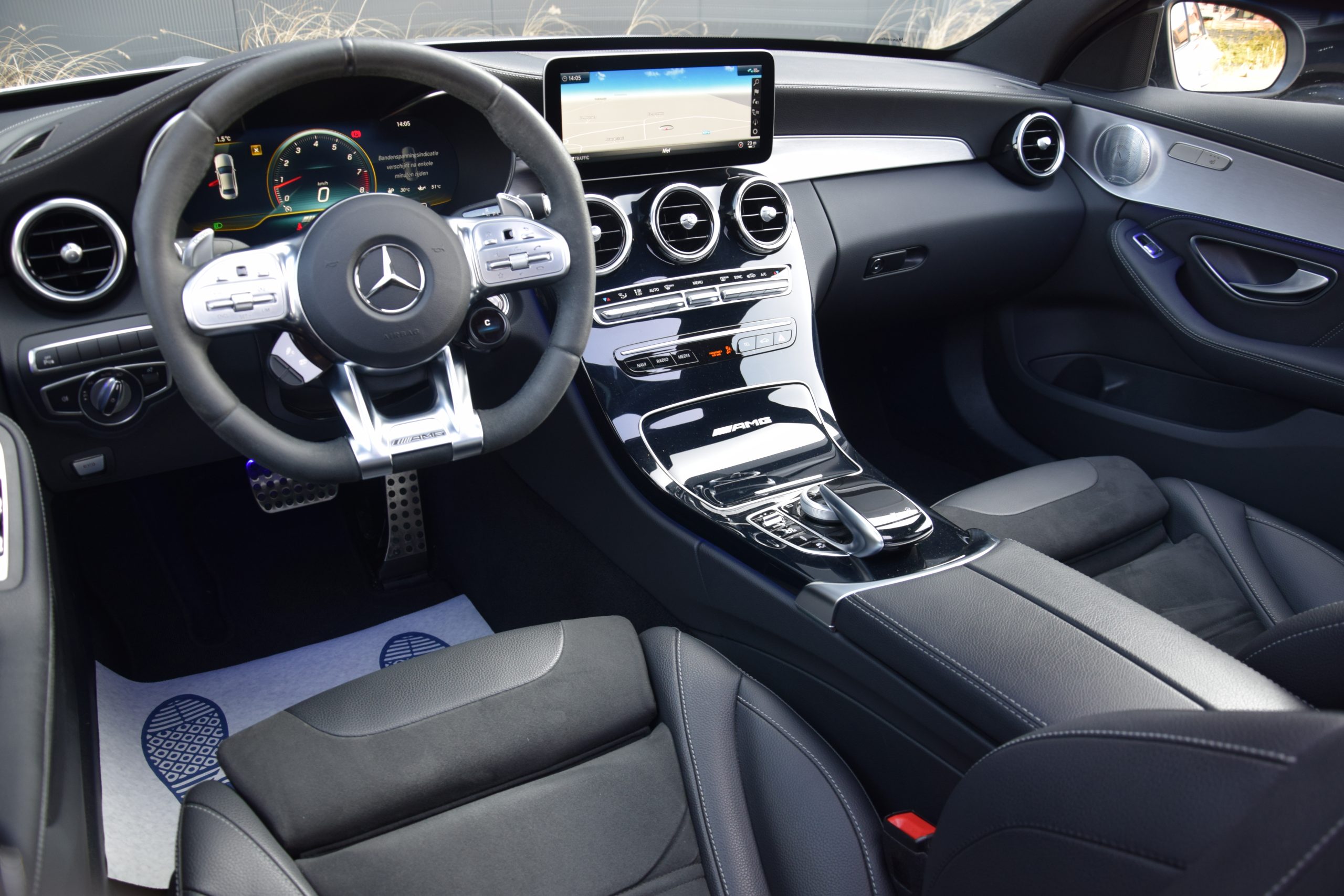 Mercedes-Benz C63 AMG 11/2019 – Frozen Silver – Full Option!!