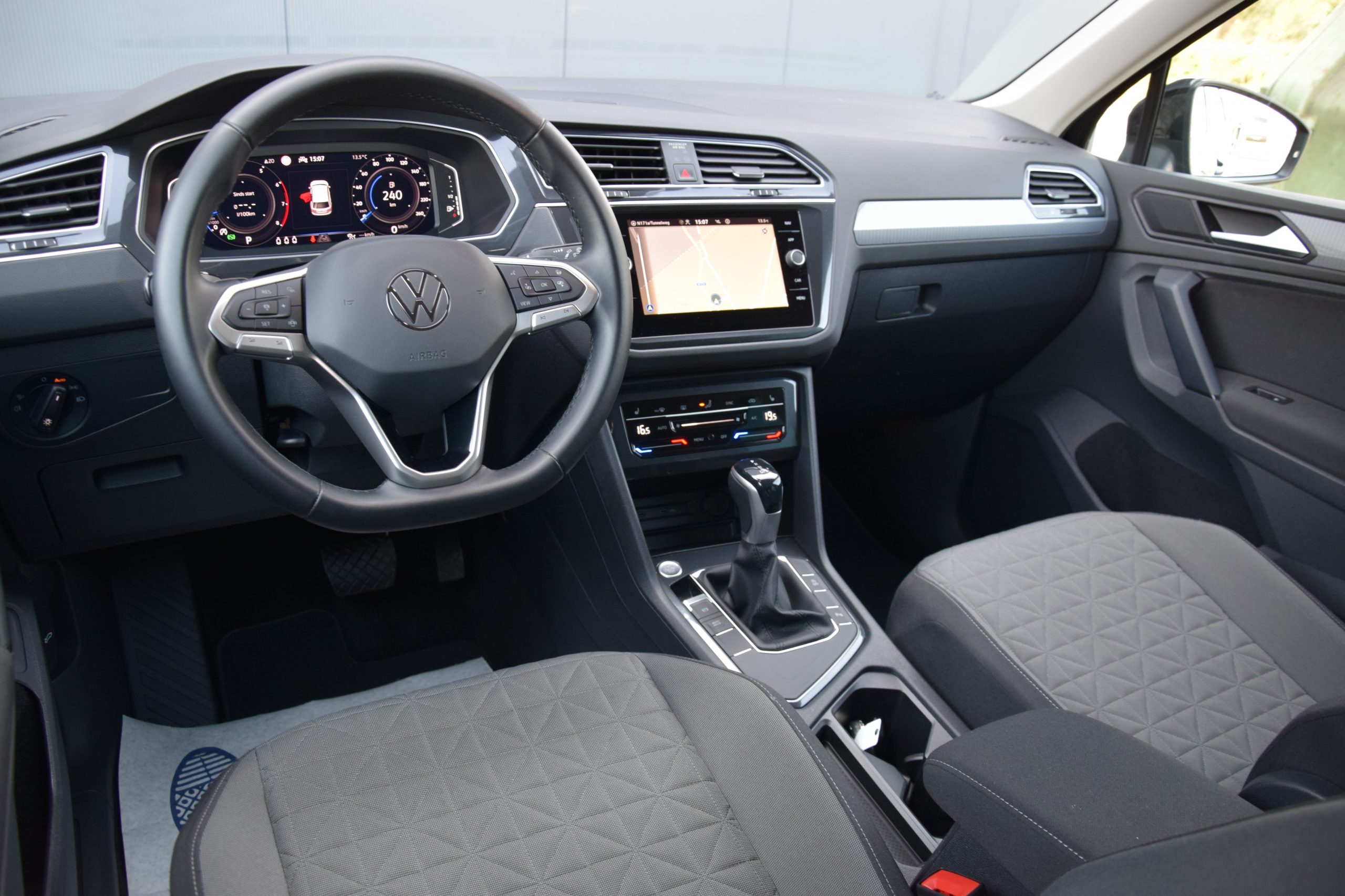 Volkswagen Tiguan 1.5 TSI Facelift Black Edition 05/2021 – IQ Light