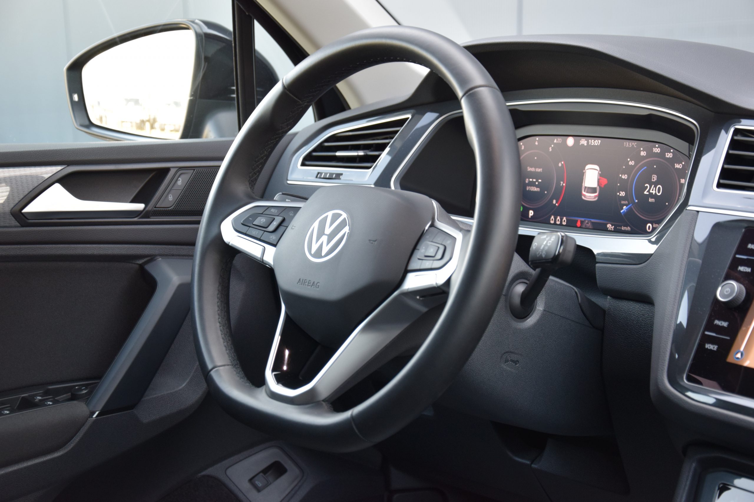 Volkswagen Tiguan 1.5 TSI Facelift Black Edition 05/2021 – IQ Light