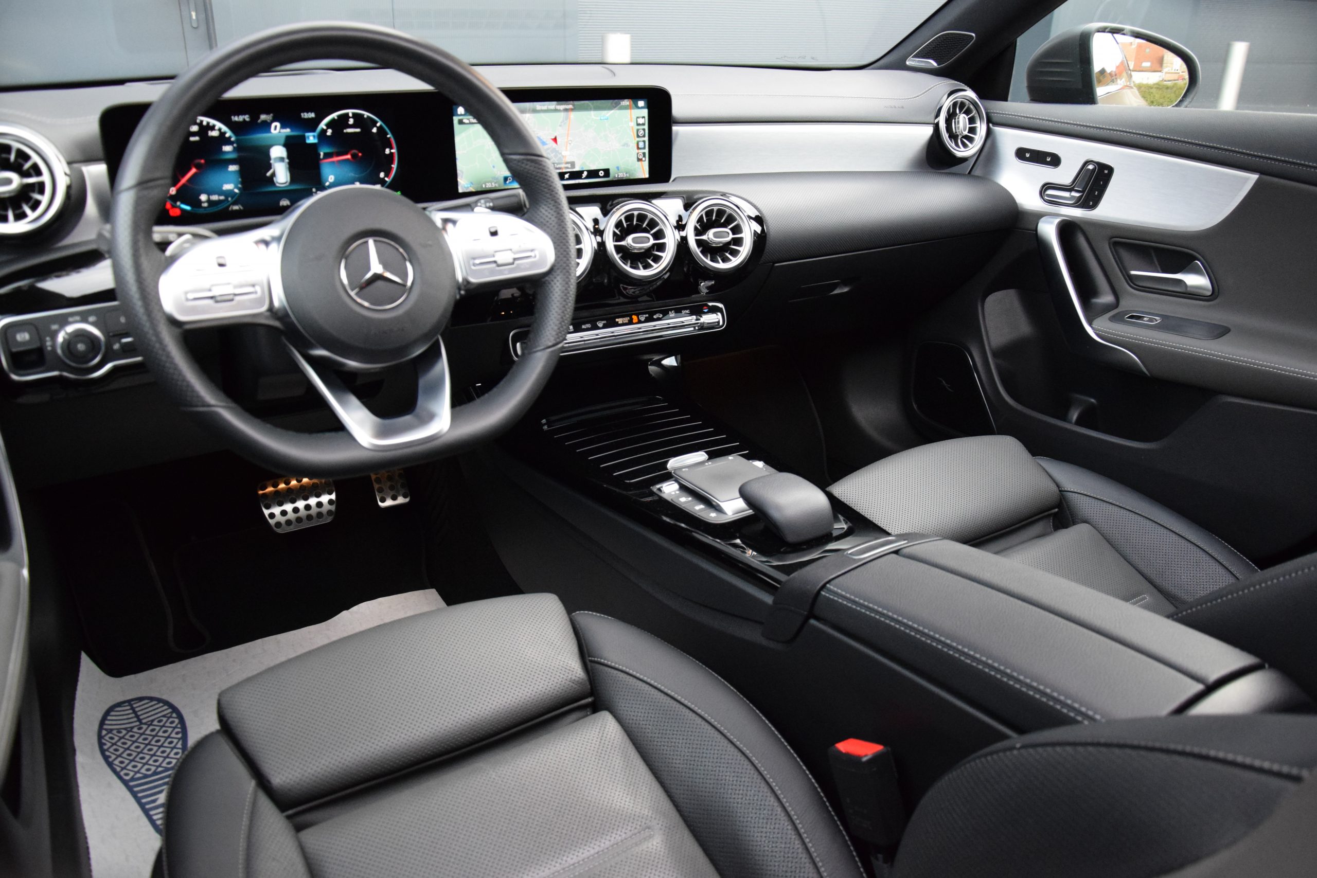 Mercedes-Benz CLA 200d AMG-Line Designo Magno 08/2020 – Full Option!!!