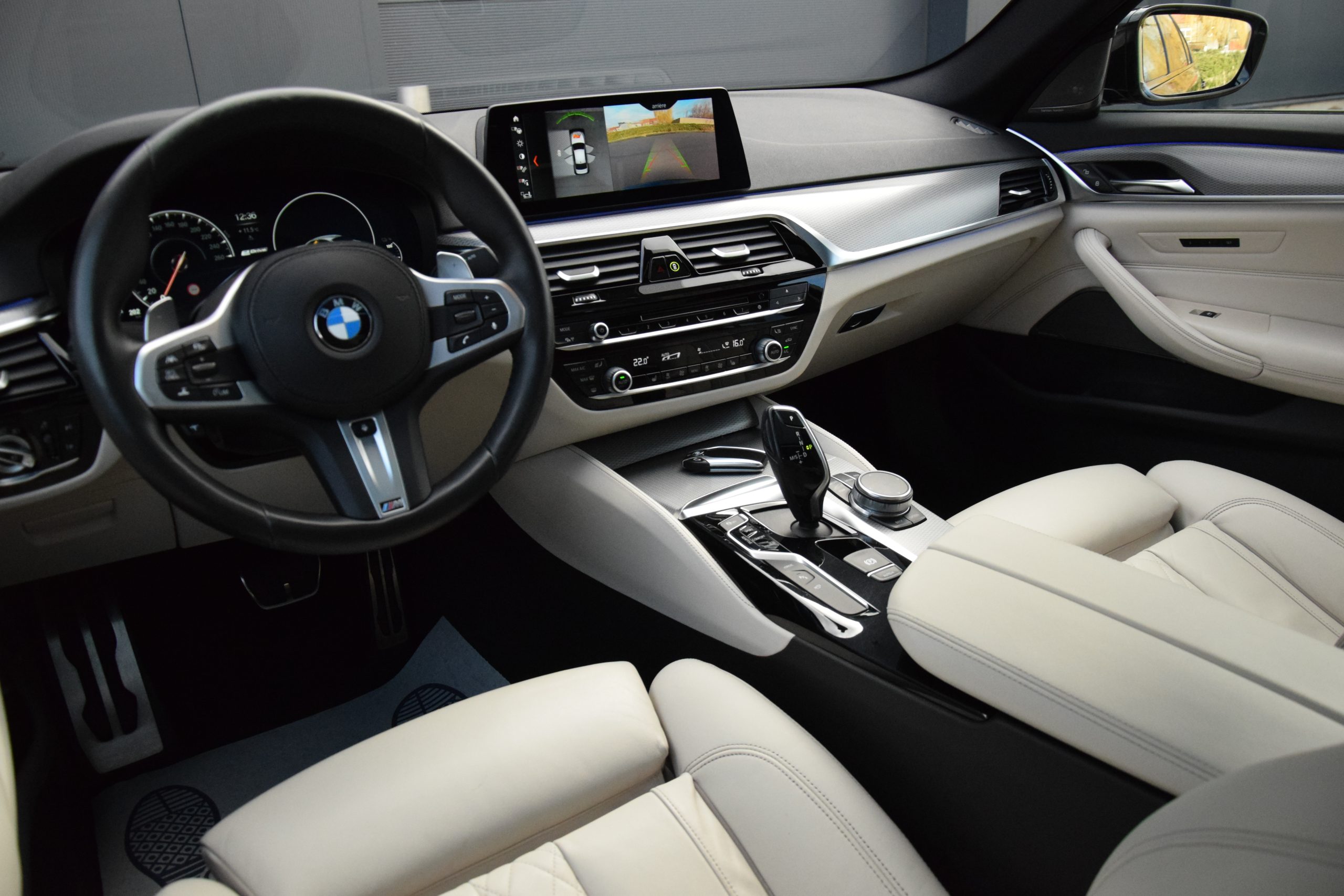 BMW 530eA Hybride M-Sport Night Edition 2018 -Full Option!!