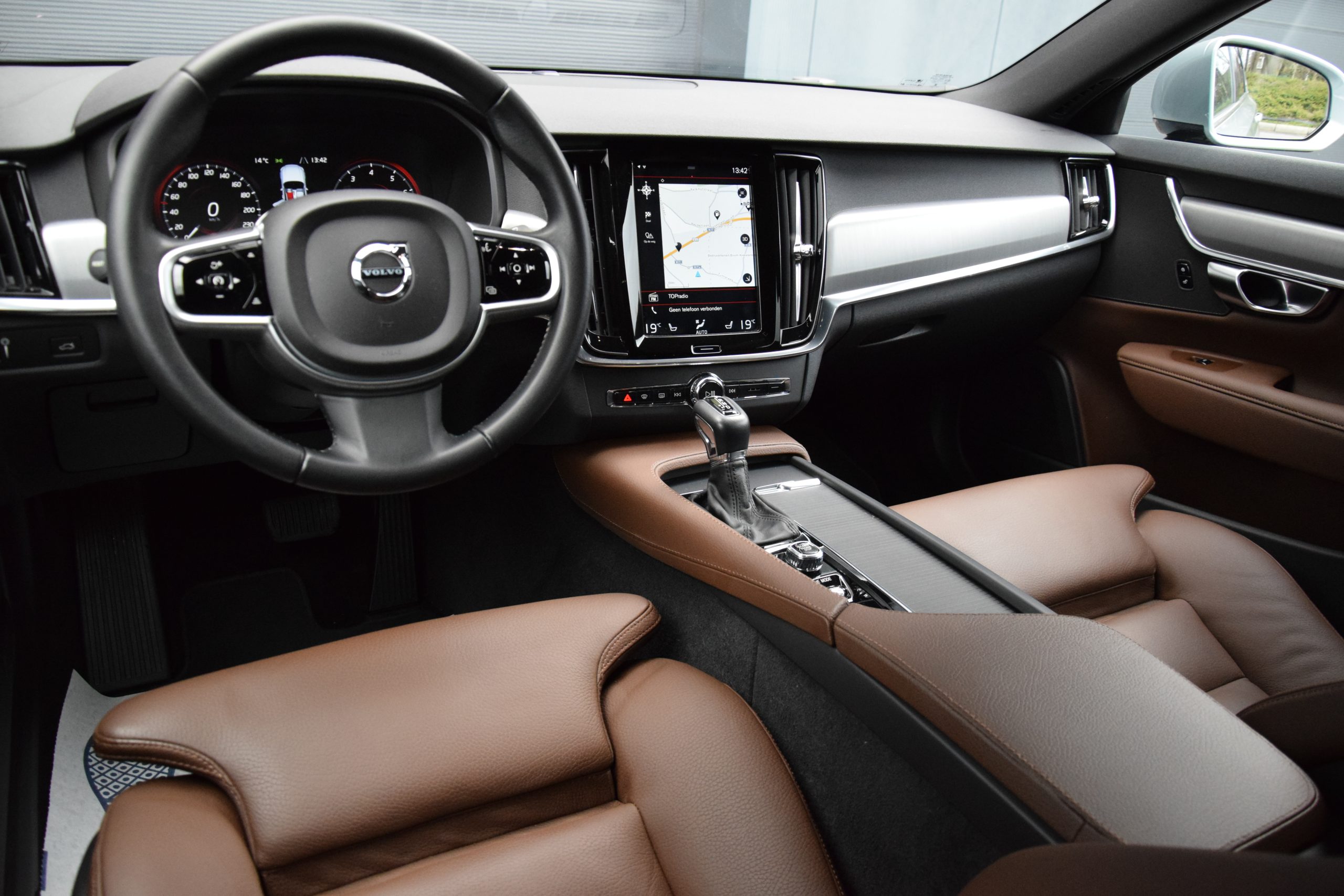 Volvo V90 2.0 T4 Momentum Geartronic 01/2019 – 43.381 km!!